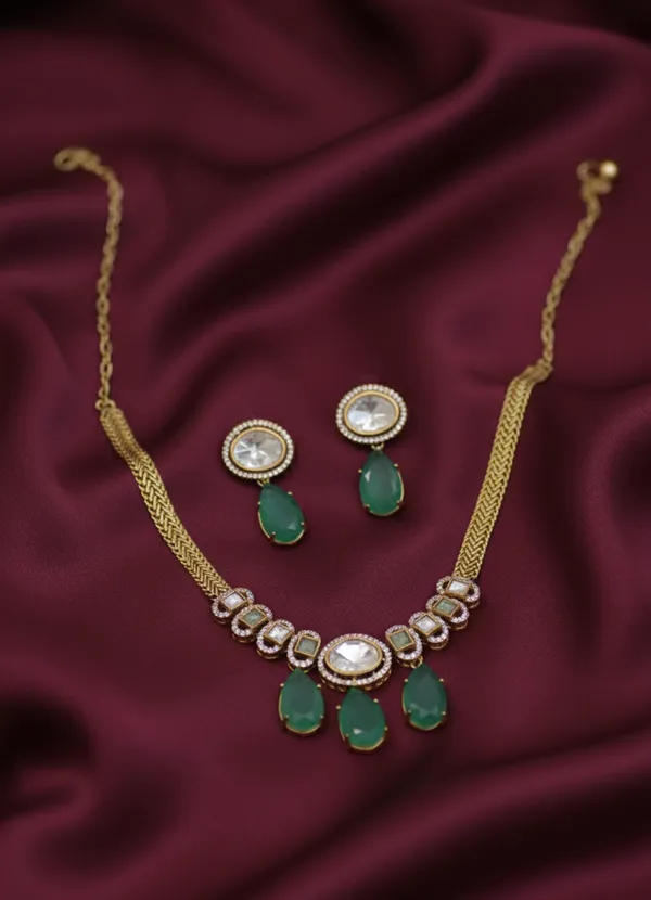 Green_Brass_Necklace_Set_For_Women